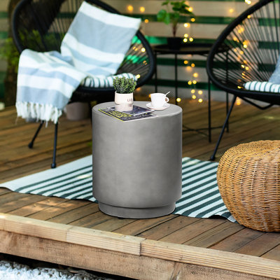 Table d'appoint décorative en béton, pour l'intérieur et l'extérieur, gris avec zones de construction stables