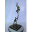 Sculpture en bronze à chiffres abstraits avec corde d'escalade sur base 14 po x 14 po x H 38 po