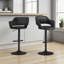 Tabouret de bar pivotant réglable Evander avec pieds en métal noir, H 35,73 po x l 22,25 po x P 18,9 po