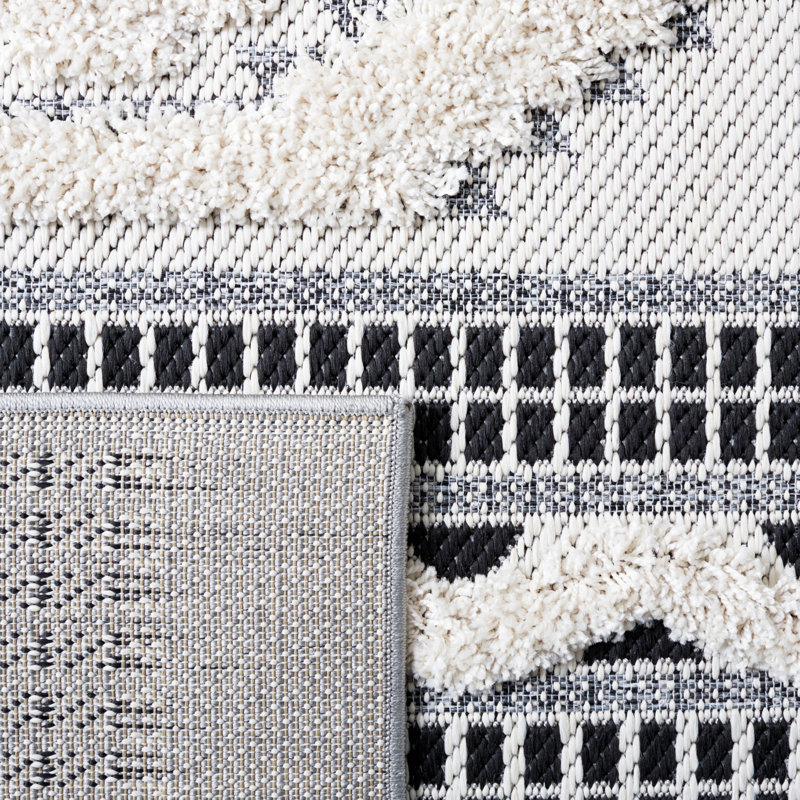 Oumar Area Rug in Ivory/Black, Runner 2' x 8'