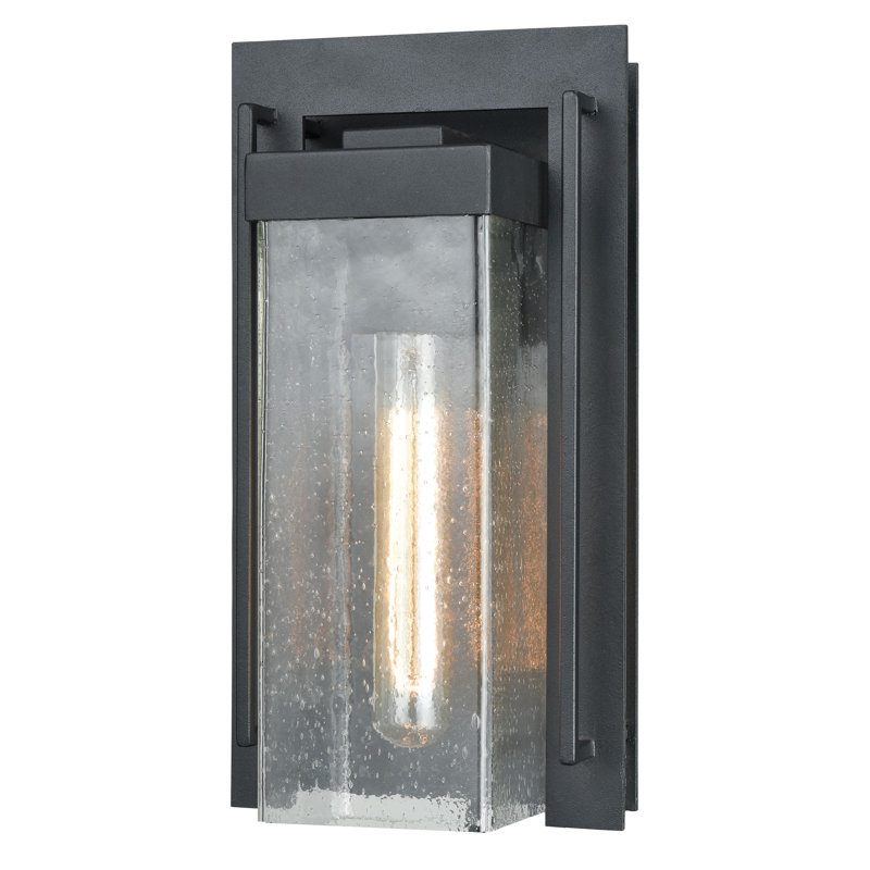 Applique murale d'extérieur 1 lumière de 12 po de hauteur Overton - Noir mat, H 12 po x l 6 po x P 5 po