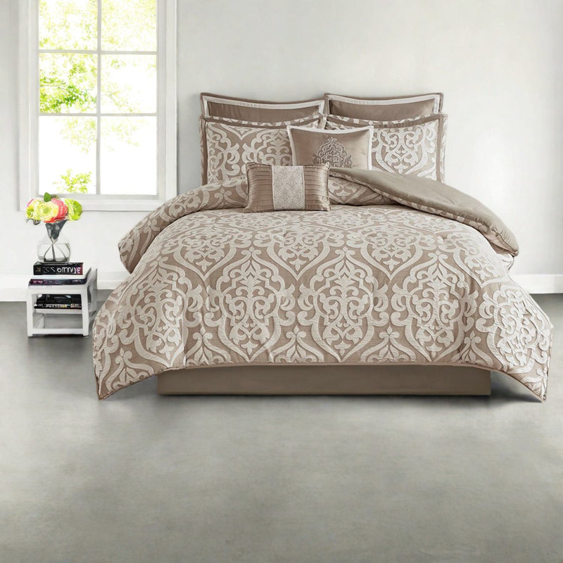 Luxurious 8 Piece Jacquard Bedding Sets Polyester Damask Tan/ivory