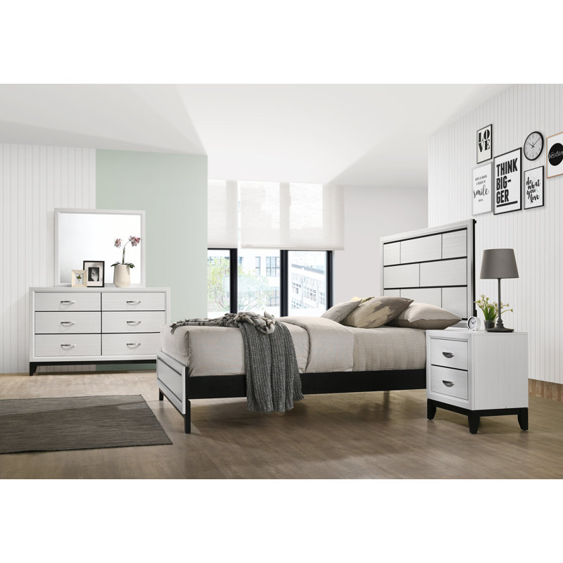 Ensemble de chambre à coucher standard 4 pièces Burrigan, Grand