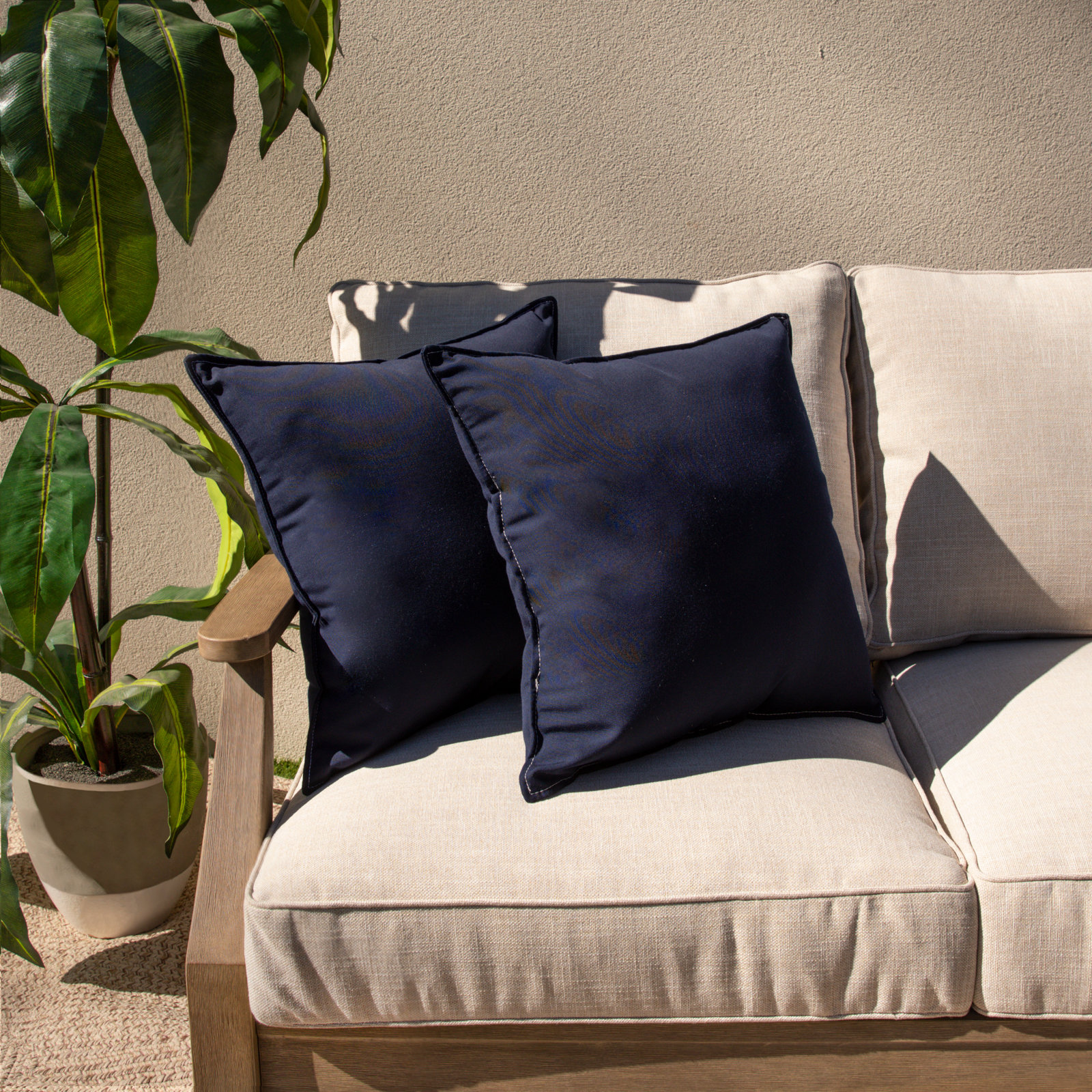 Everton 20" x 20" Sunbrella® Throw Pillow, Navy