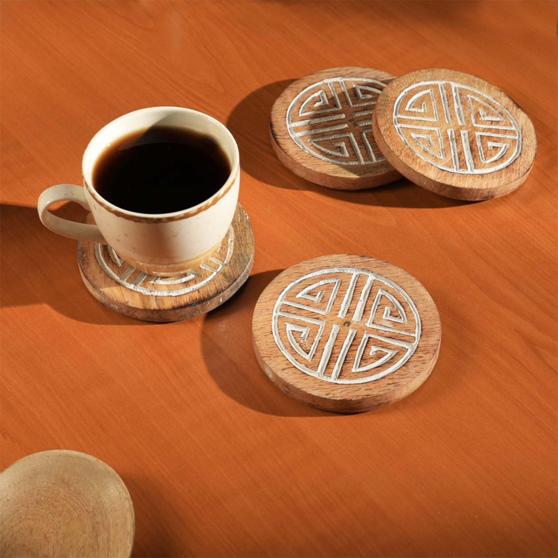 Ensemble de 4 sous-verres en bois pour la maison et le bureau, protégeant les meubles avec un design minimaliste moderne et une qualité supérieure