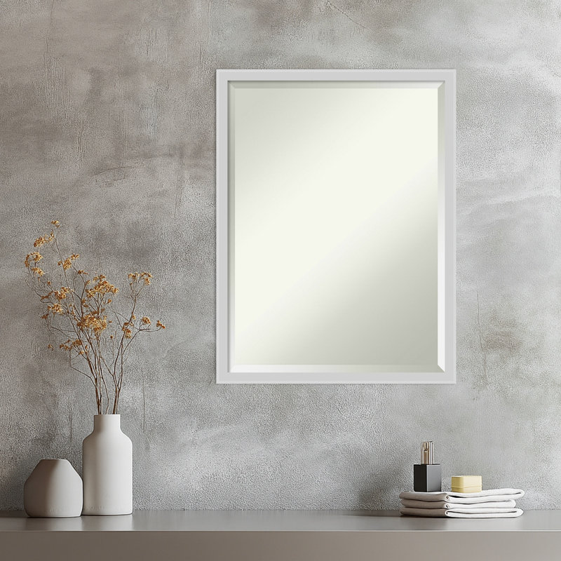 Miroir mural Incline, 25,5 po x 37,5 po, Argent argent