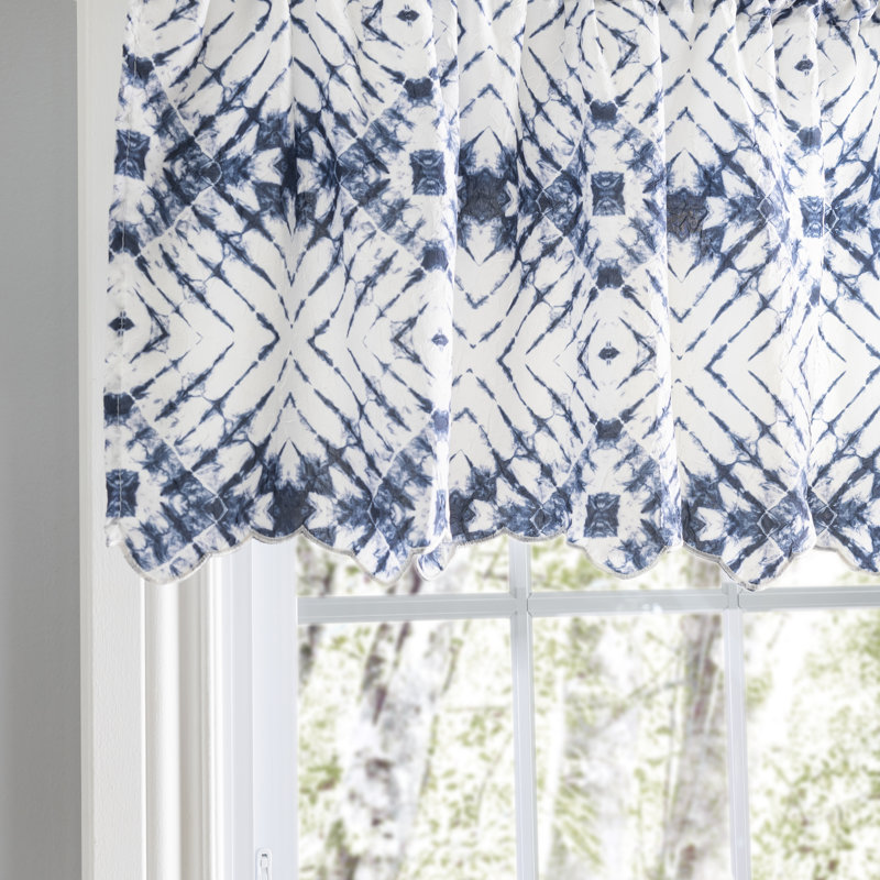 Lille Geometric Pointed Window Pelmet