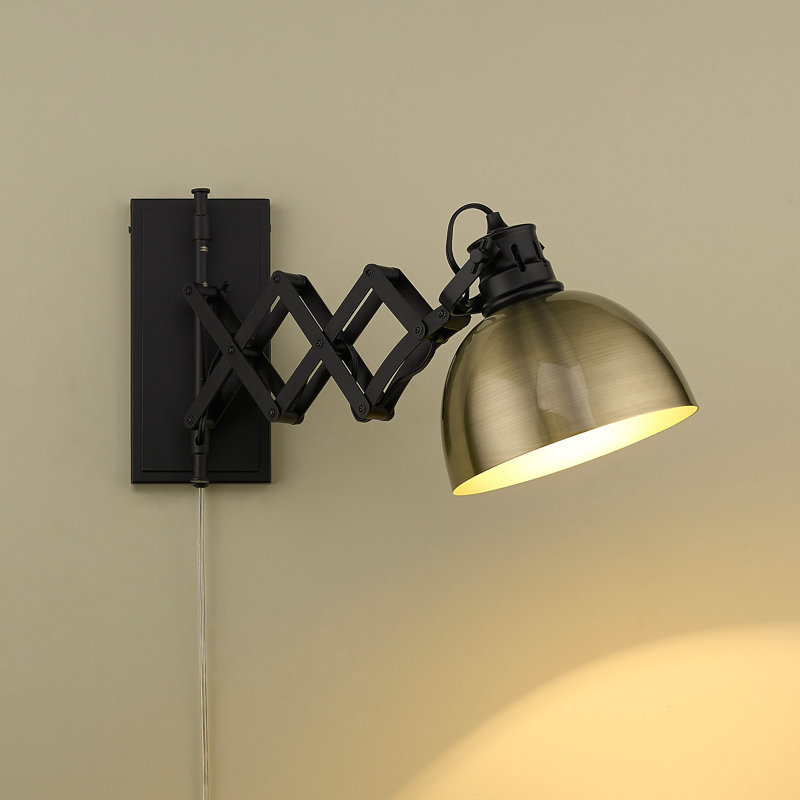 Bras pivotant à 1 lumière Joanie, Laiton vieilli, Noir mat