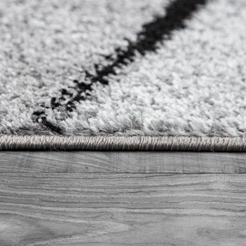Black and Gray Geometric Synthetic Area Rug, 4'7" x 6'7"