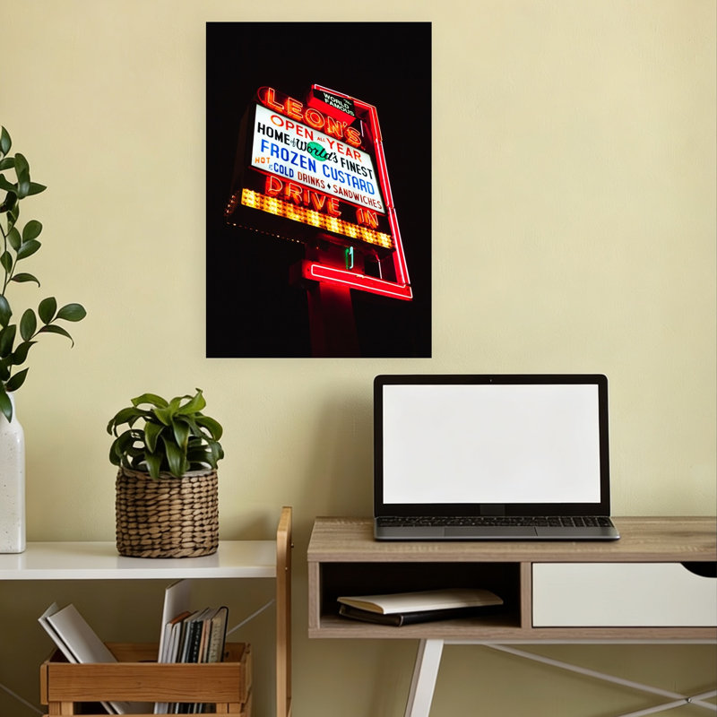 «Retro Neon Drive In Classic Retro Traditional Architecture City», reproduction d'art murale, 18" H x 12" W