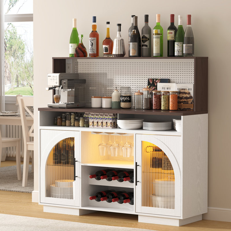 Armoire de 54 po de large avec support à vin pour la salle à manger de cuisine, armoire à café avec lumière DEL et prise de courant, blanc