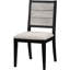 Deux chaises de salle à manger d'appoint, fini noir, revêtement gris, style contemporain, sur un piètement en bois.