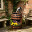 Fontaine en bois à pompe à eau