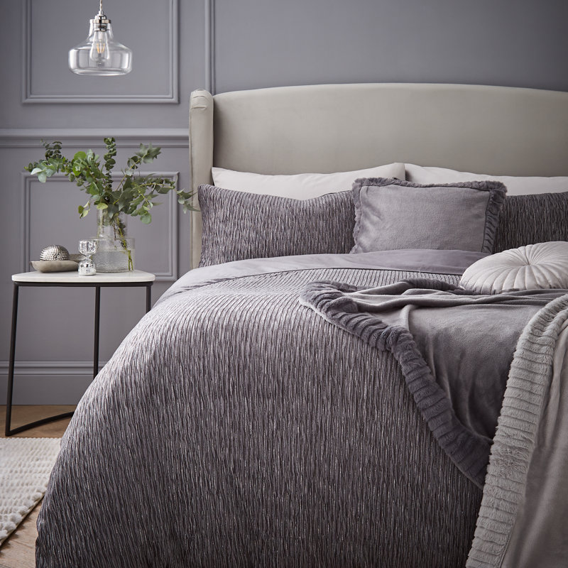 Allure Sparkle Duvet Cover Set, King Duvet Cover Set + 2 Standard Pillowcases 