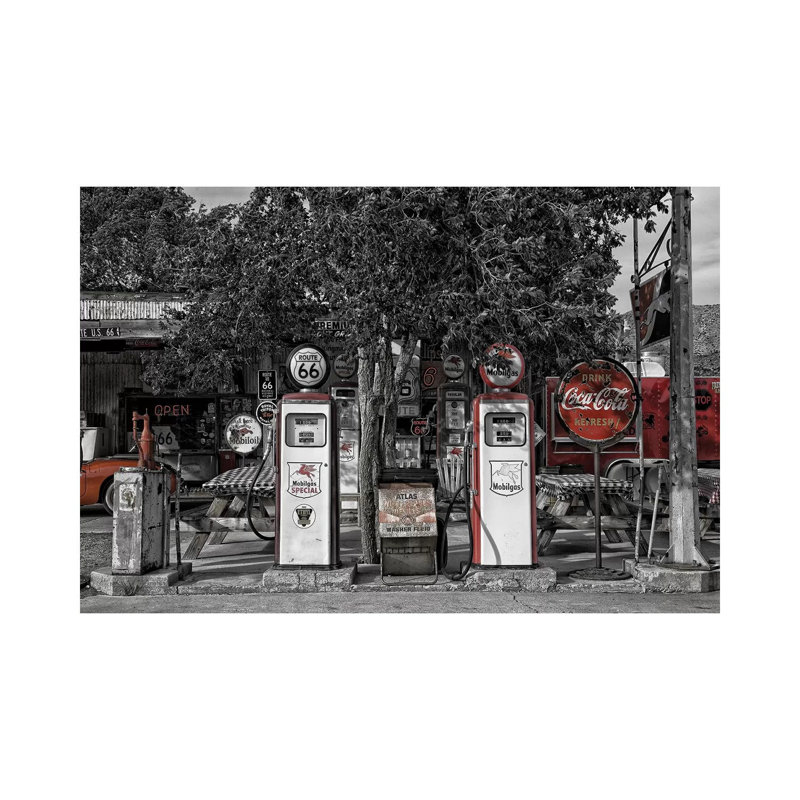 «Retro Red Gas Pump» par Pixy Paper, impression sur toile tendue, H 8 po x l 12 po x P 0,75 po
