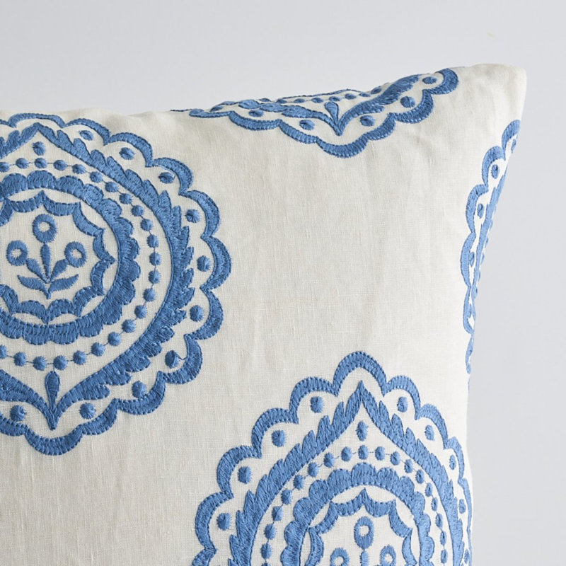 Housse de coussin et insert 22 po Rhapsody in Blue Olana