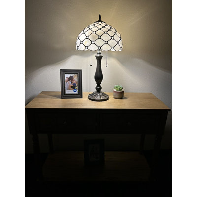 Lampe de table Bernhild Tiffany avec haricots de cristal en verre teint blanc et ampoules DEL incluses: l 12 po x P 12 po x H 22 po