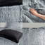 L'édredon simple / simple TG à poils longs gris, avec revers doux, comprend et 2 taies décoratives pour créer une chambre de rêve avec un style long et doux