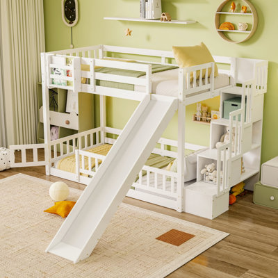 Lit superposé en bois (deux lits simples superposés) avec étagères, glissade, escalier de rangement, garde-corps et éclairage DEL