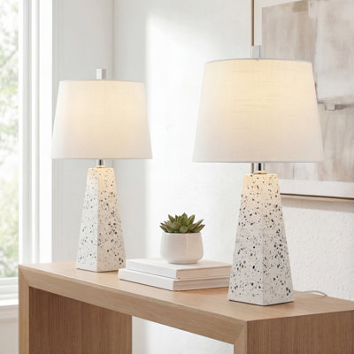 Lampe de table en résine Jiliana