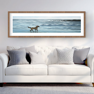 Chien sur la plage - bleu marine