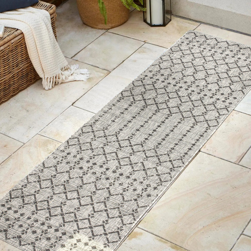 Tapis d'intérieur / extérieur Crompton, Tapis de couloir 2 pi 2 po x 14 pi, Gris clair / noir