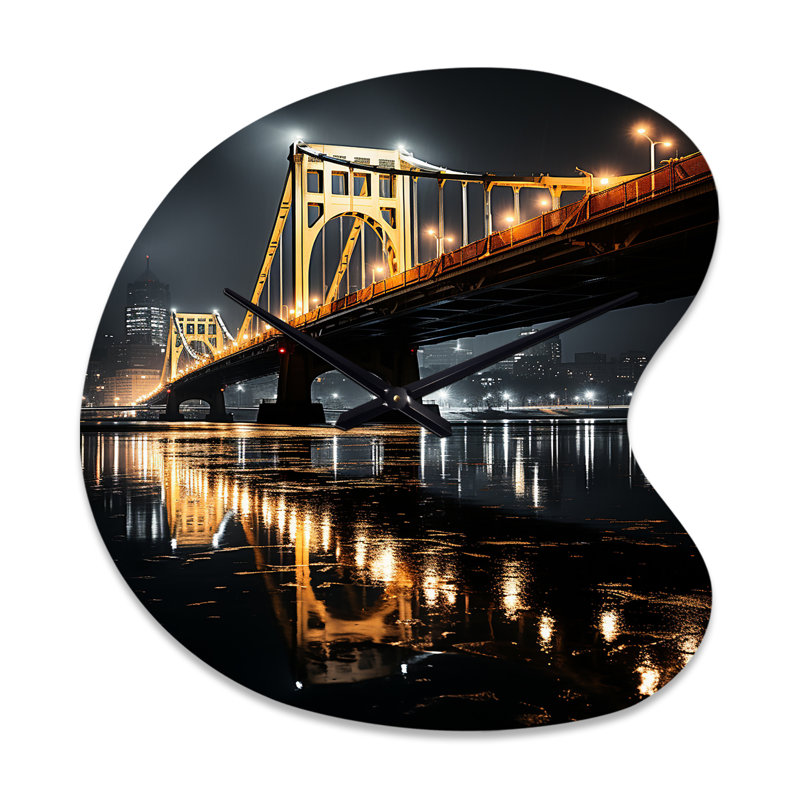 Pittsburgh Beautiful Cityscape At Night - Pittsburgh - horloge asymétrique en métal, impression d'horloge murale de forme unique jaune