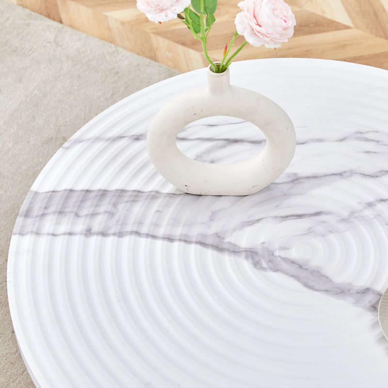 Table de salle à manger blanche à effet marbre et 2 chaises - Finition dorée au design moderne avec options de sièges d'apparence