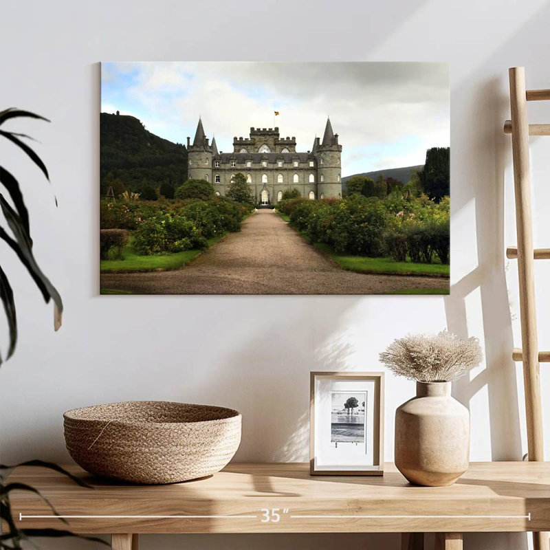Lilie Scottish Inveraray Castle, H 16 po x l 24 po