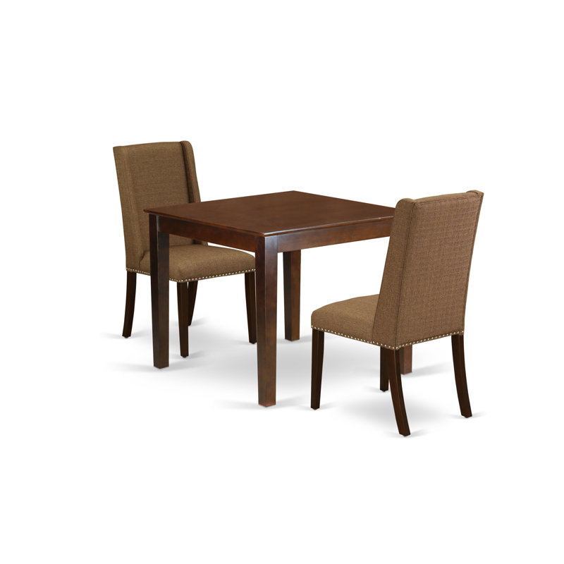 L'ensemble de 3 tables de salle à manger modernes comprend une table carrée en bois et 2 chaises rembourrées en tissu de lin brun, acajou