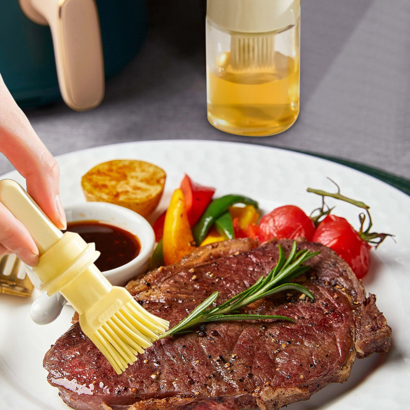 Bouteille d'eau Brosse à huile domestique Bouteille d'huile avec bouteille Outil intégré pour barbecue Brosse à ressort avec brosse rétractable