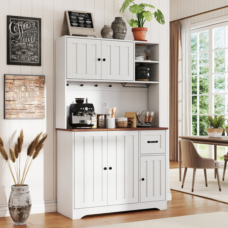 Garde-manger avec porte-gobelet et tablette ouverte