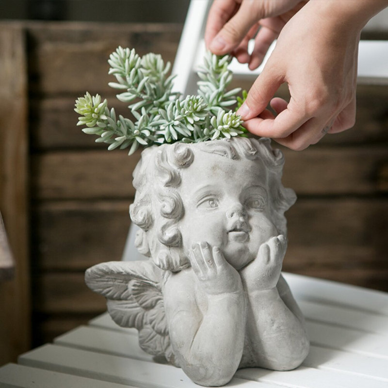 Janayra Statue Planter, 9.8" H x 10.6" W x 7.5" D