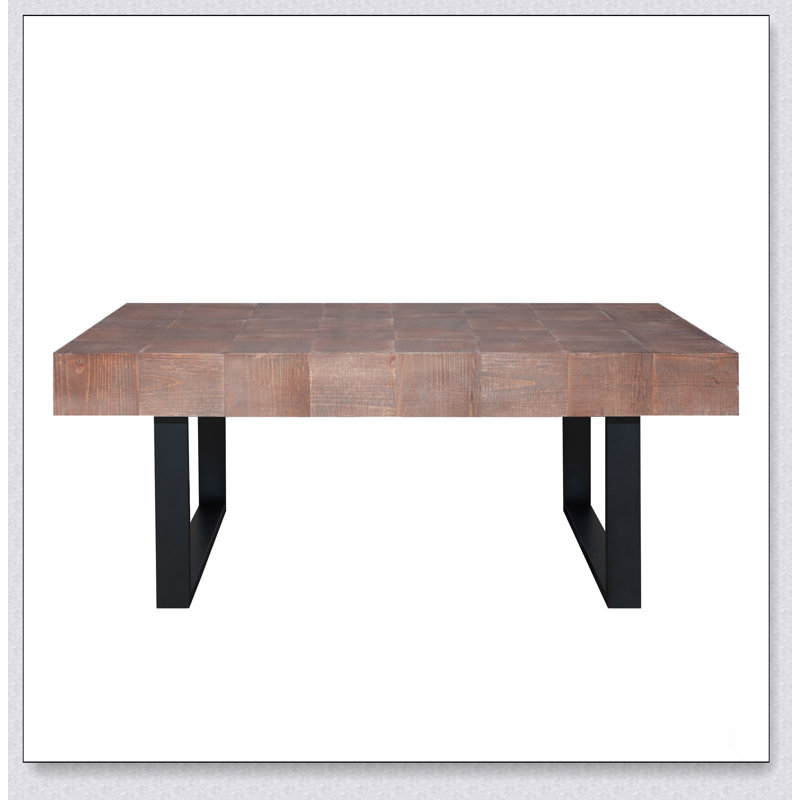 Table basse rustique en bois industriel, fabriquée à la main avec un style parquet et des pieds en métal robustes pour un décor moderne et campagnard