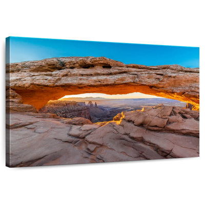 Alvord Mesa Arch Canyonlands