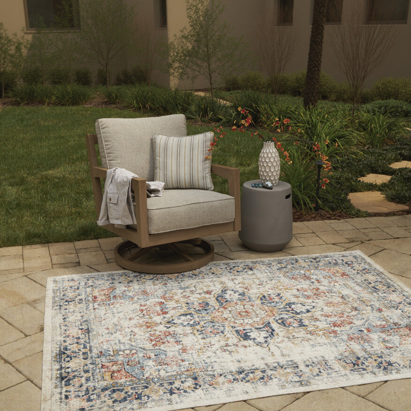 Oriental Indoor / Outdoor Rug, Rectangle 5' x 7'