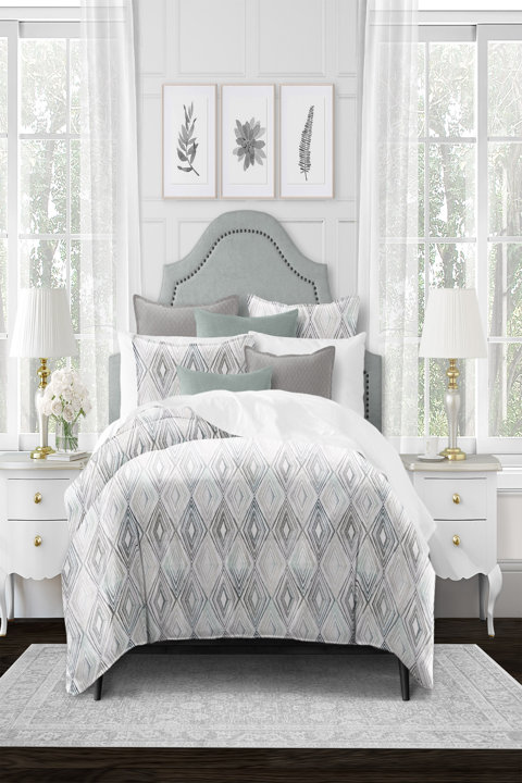 Discover Our Luxury Bedding Sets