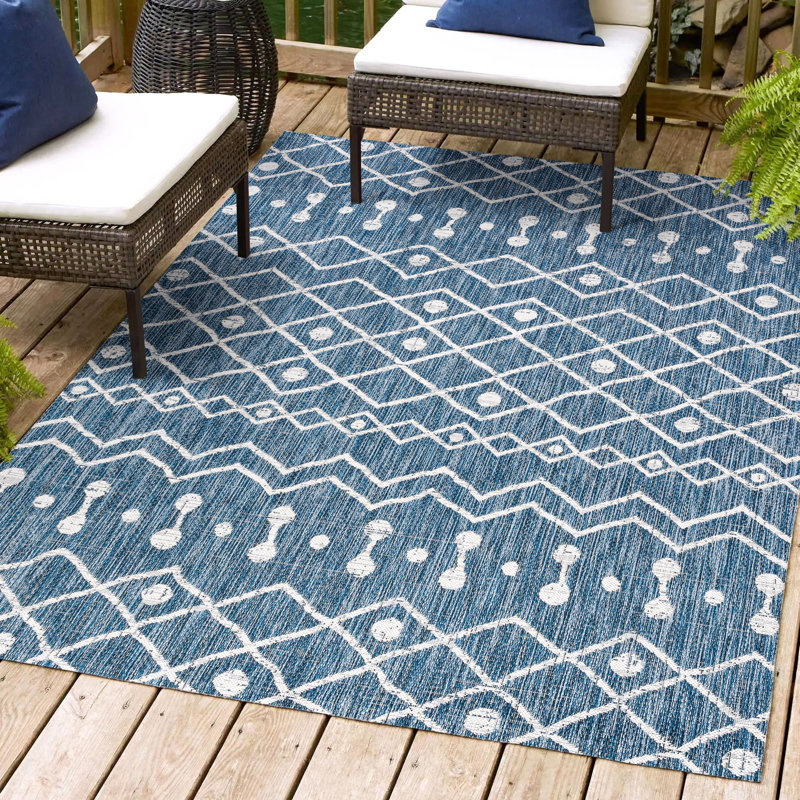 Tapis intérieur / extérieur bleu / ivoire nokat tribal nokat, Rectangle 3 pi 11 po x 6 pi