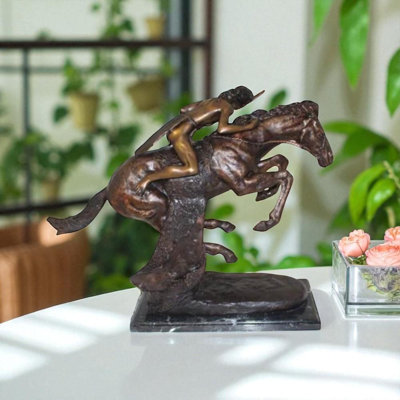 Sculpture Arria Cheyenne Remington en bronze - sculpture en cire perdue faite à la main, L 27 po x l 8,5 po x H 22 po