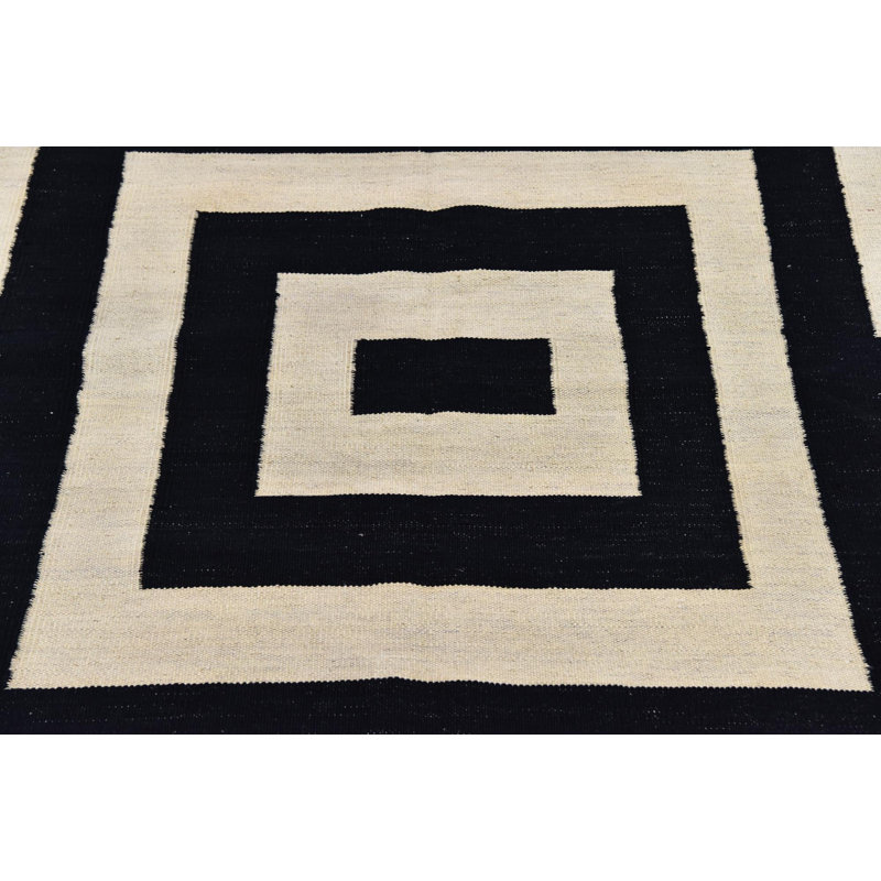 Tapis noir Ivey
