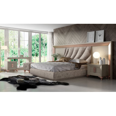 Annalya Tufted Upholstered Standard Bed by House of Hampton