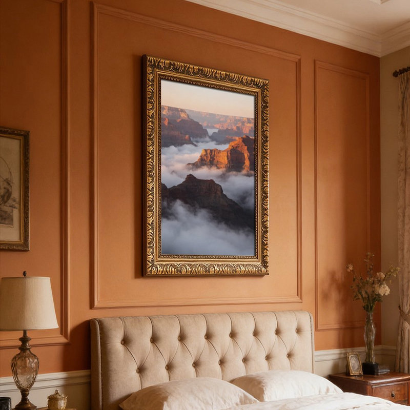 Cadre mural vintage orné Canyon Peaks Clouds – Cadre doré décoratif pour œuvres d'art., L 20 po x l 30 po