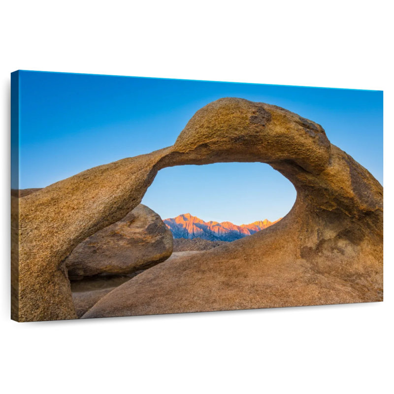 Alvord Iconic Mobius Arch