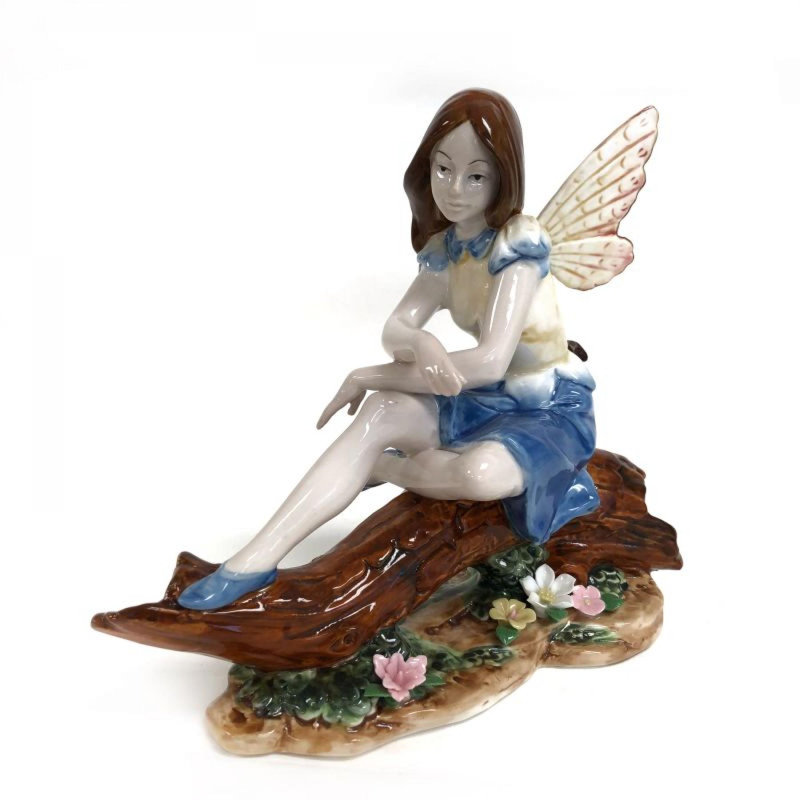 Keeona Figurines & Sculptures