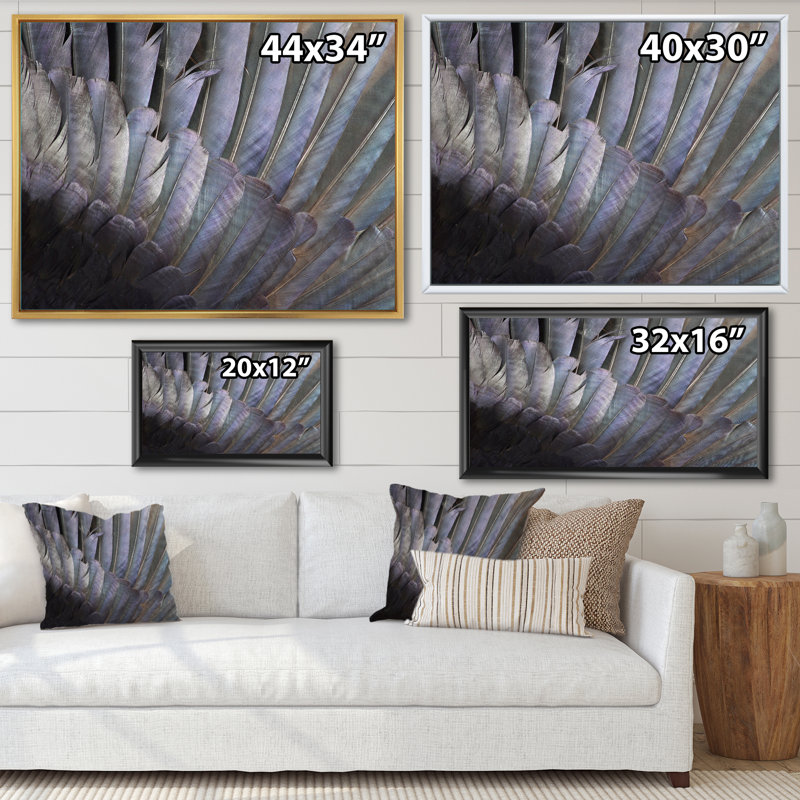 Plumes noires et blanches - Photographie sur toile, H 13 po x l 21 po x P 1 po, Érable encadré