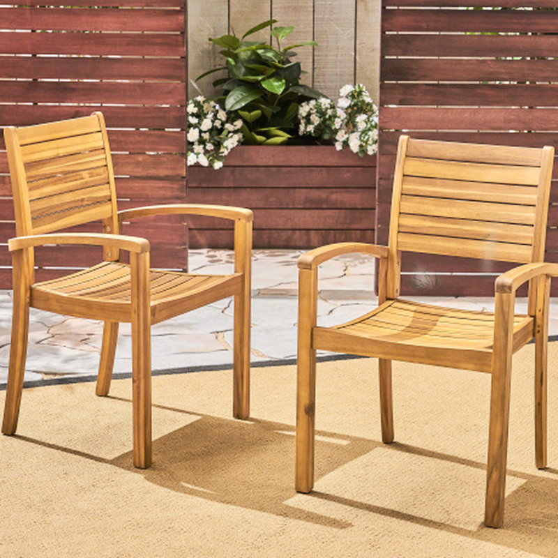 Les chaises de salle à manger en bois pour le patio et les chaises d'extérieur élégantes s'adaptent à tout décor de patio