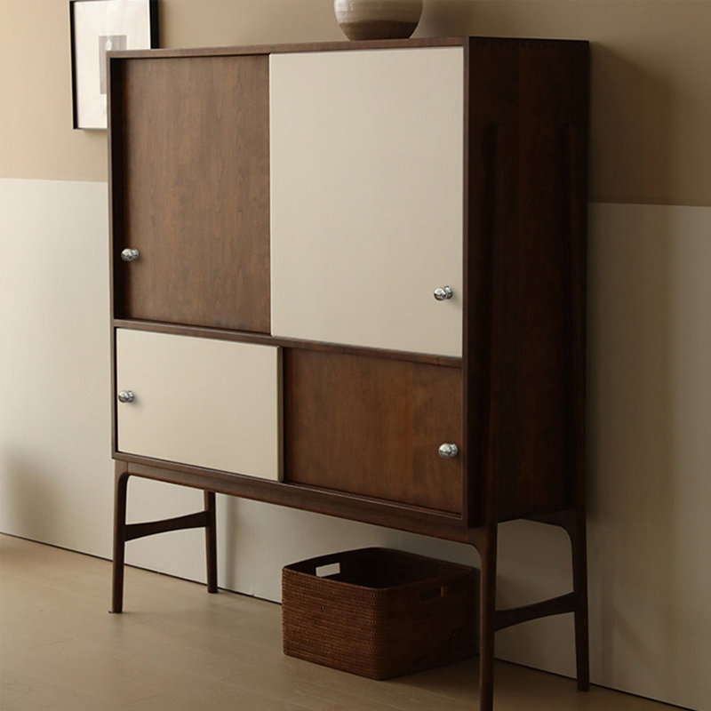 Armoire à pieds hauts minimaliste de style français