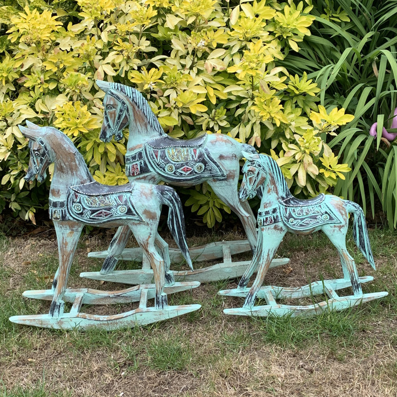 Deshayla Animals Statue