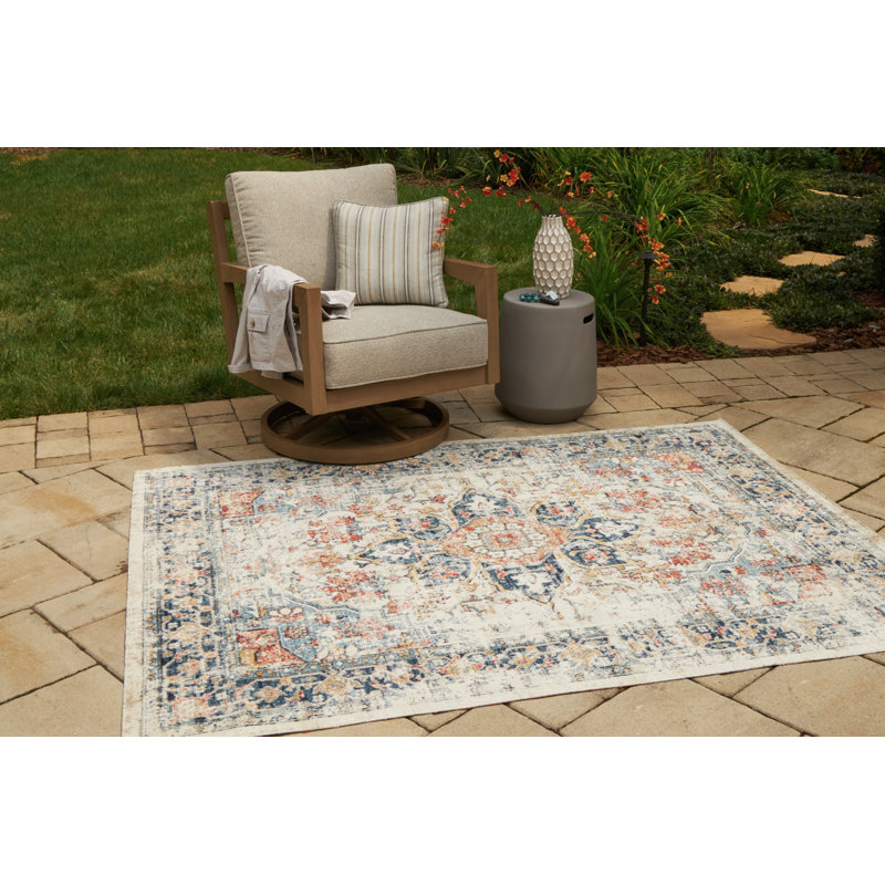 Oriental Indoor / Outdoor Rug, Rectangle 5' x 7'