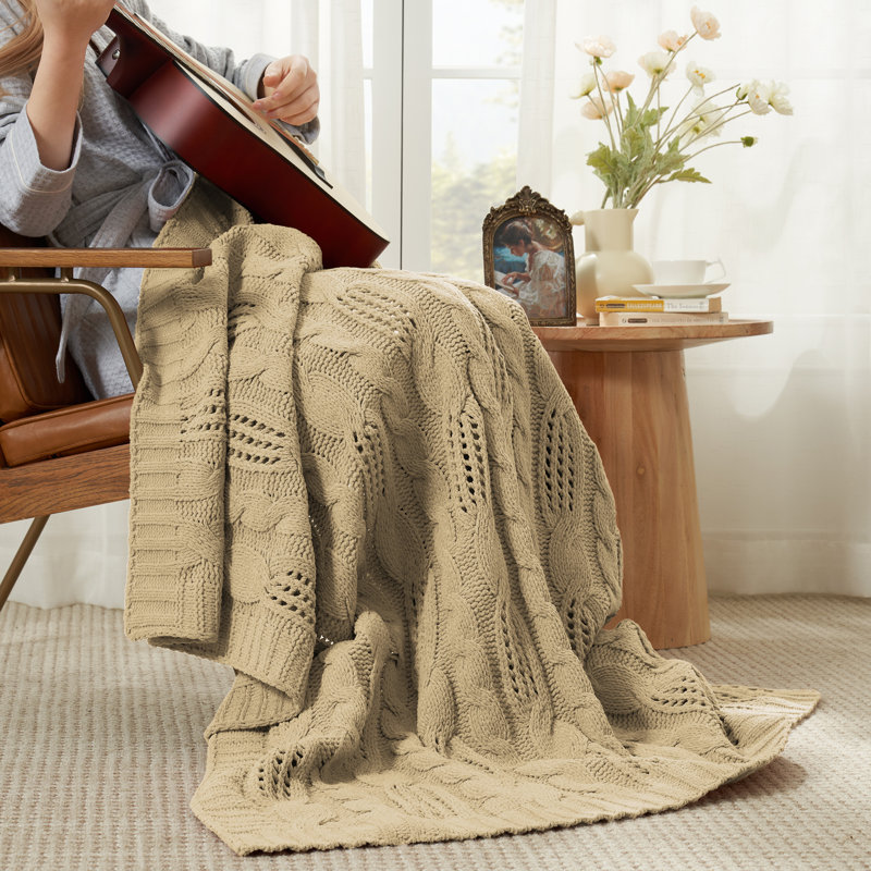 Jeté Elegant Chenille, L 60 po x L 80 po, Beige